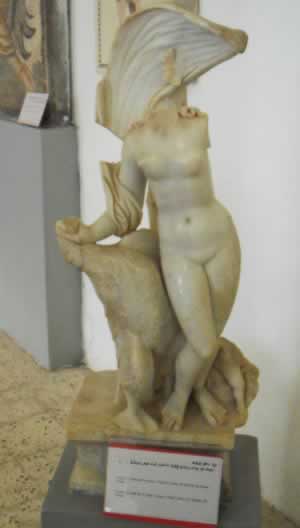 Goddess Leda statue