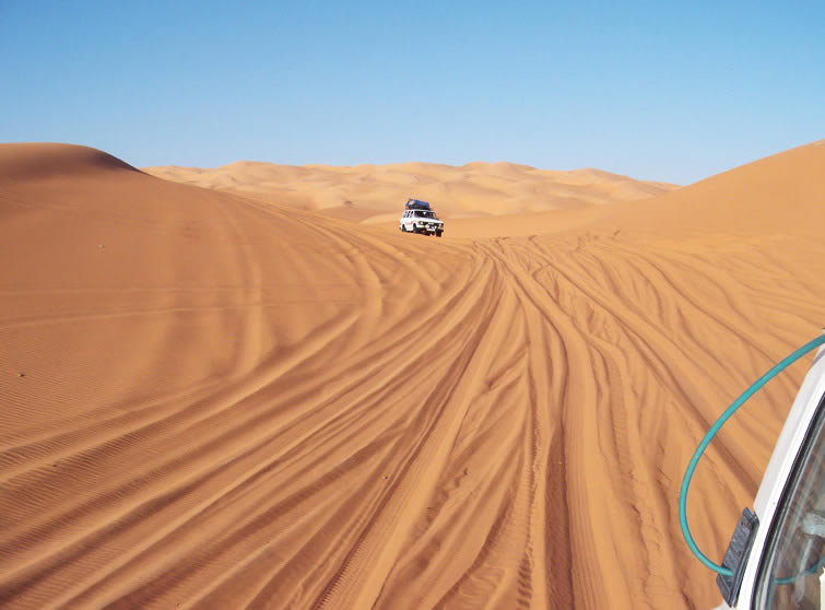 the sand tracks from Tkerkiba to the Awbari Lakes in Fezzan