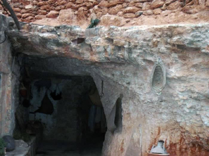 Gharyan troglodyte cave