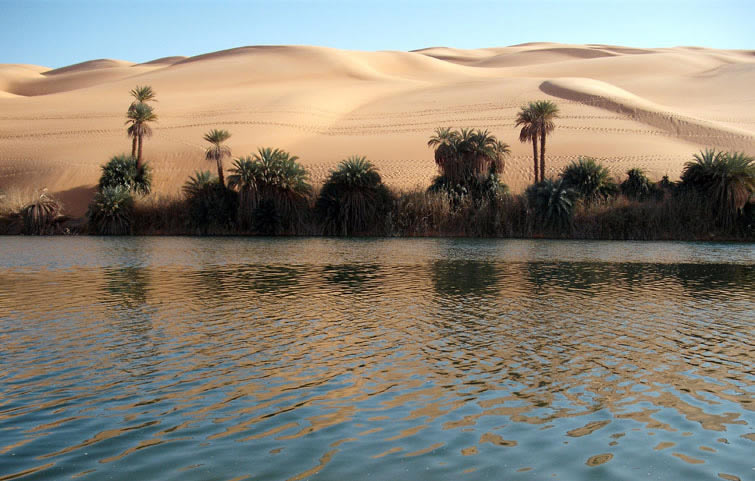 Arriving at Um Al-Maa lake