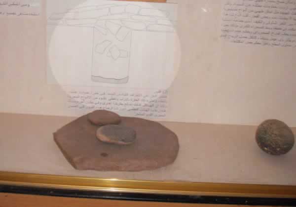 germa museum, fezzan, libya, graves from the late stone age