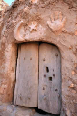 nalut castle door